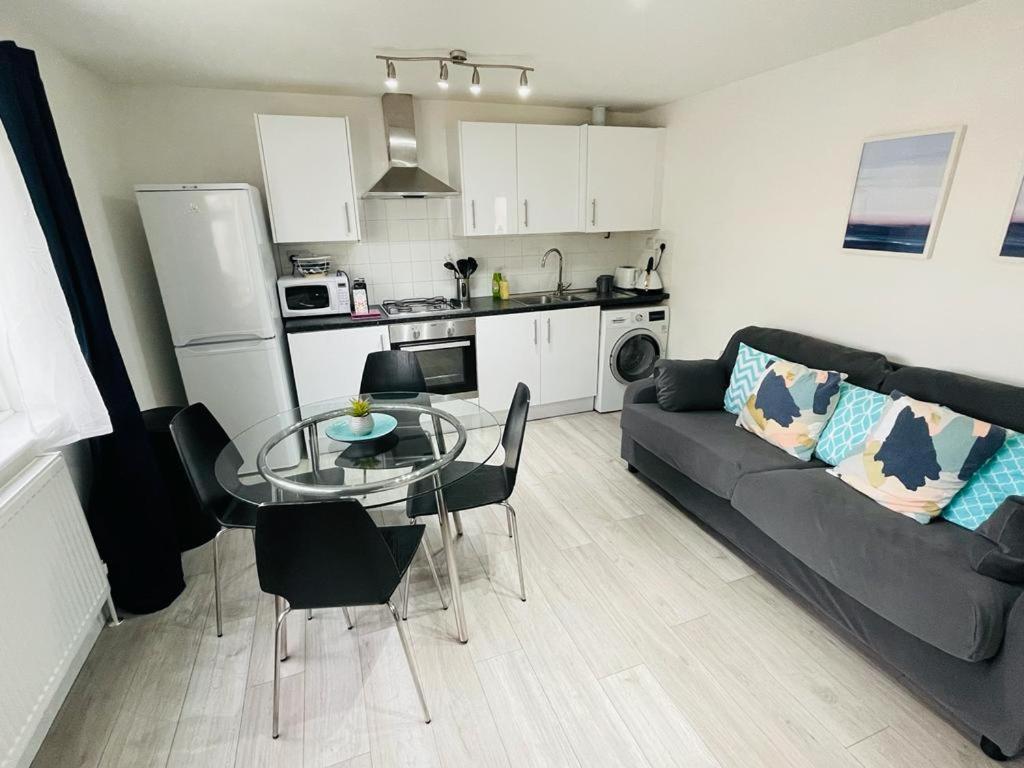 Enfield Chase Apartment エクステリア 写真