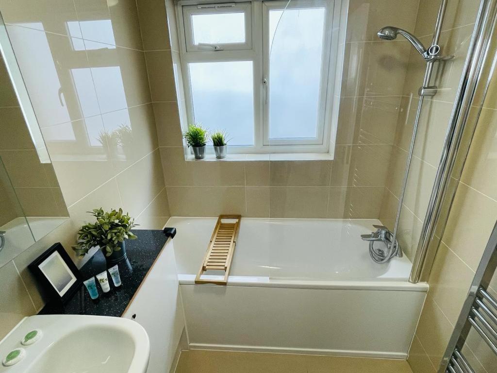 Enfield Chase Apartment エクステリア 写真