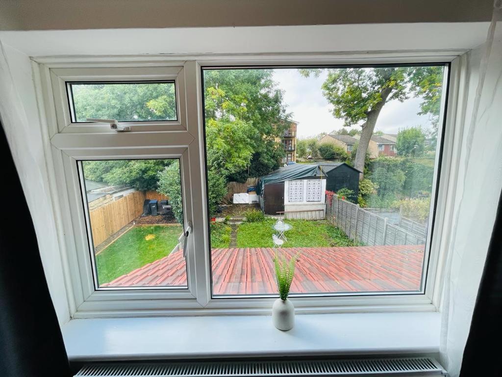 Enfield Chase Apartment エクステリア 写真